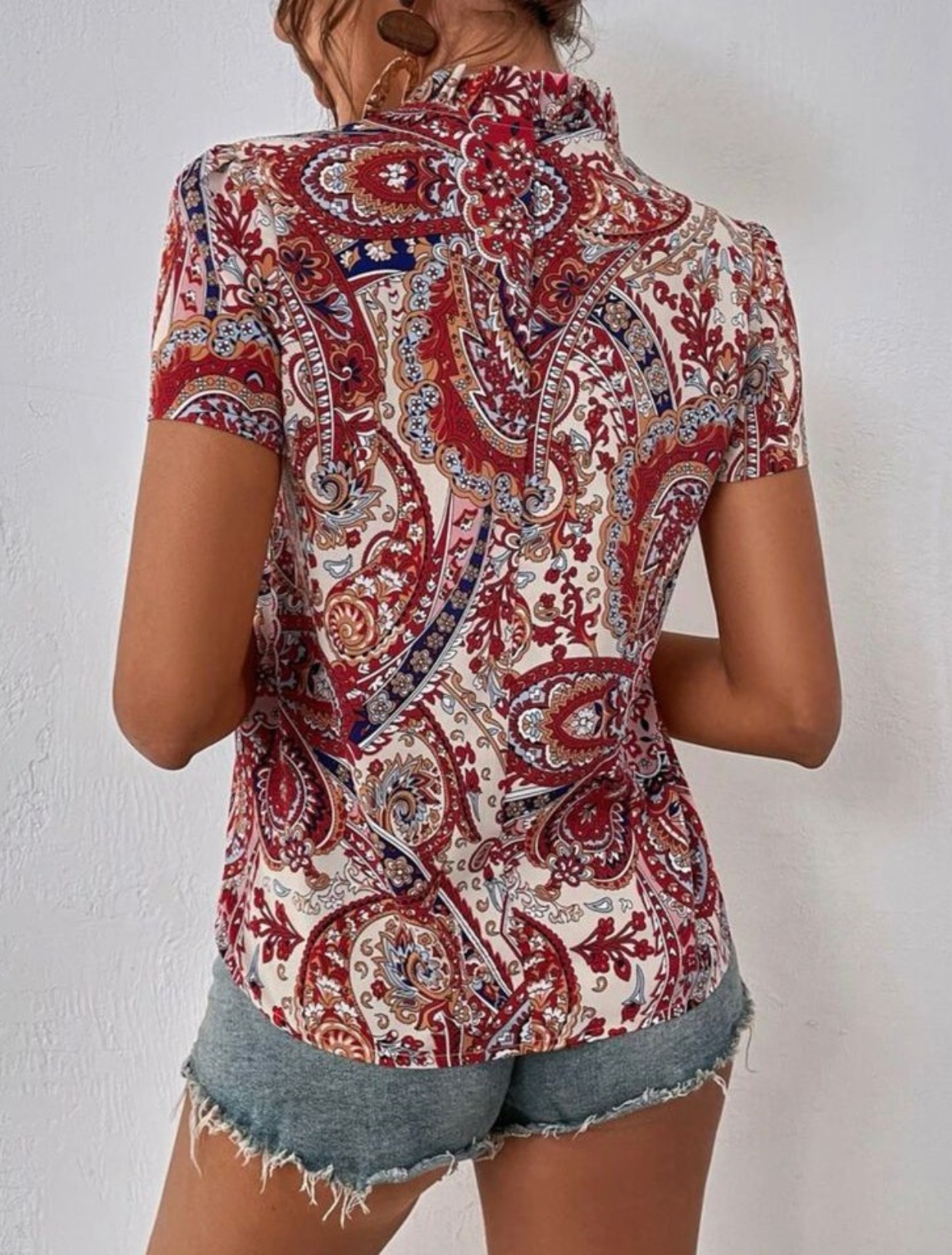 All over print notched Neck Blouse